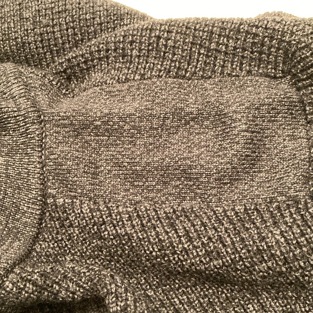 Theory Men's grey 1/4 zip sweater. Super soft knit - Picture 5 of 6